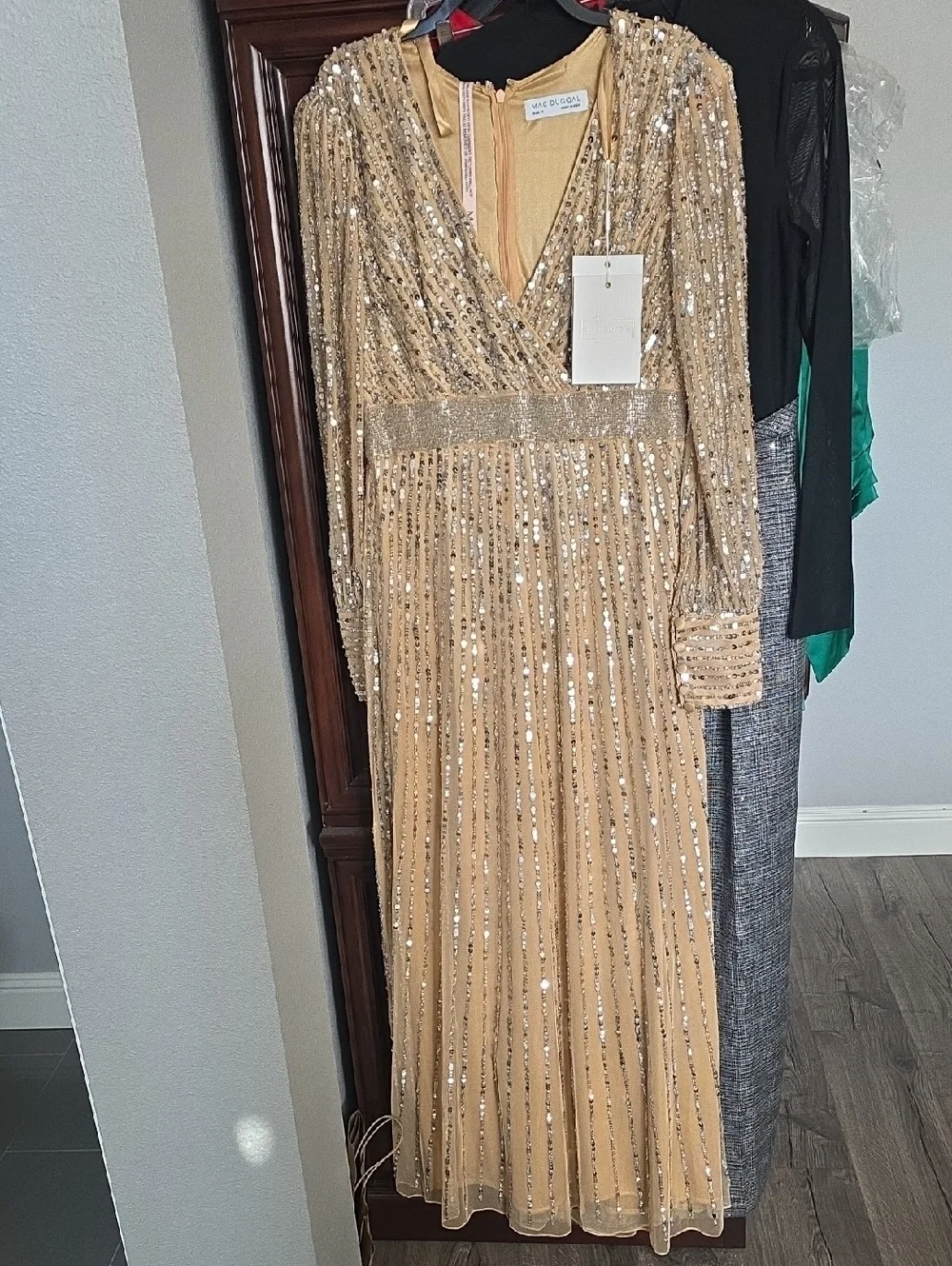 NWT MAC DUGGAL | $598 Long Sleeve Sequin Formal Gown - Picture 5 of 9